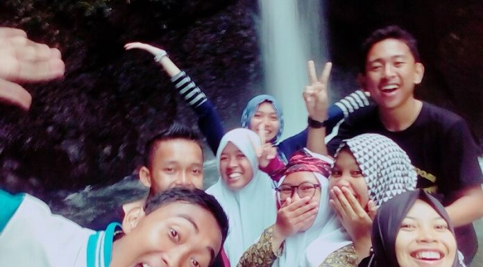 CADAS GANTUNG by Dila Oktaviani