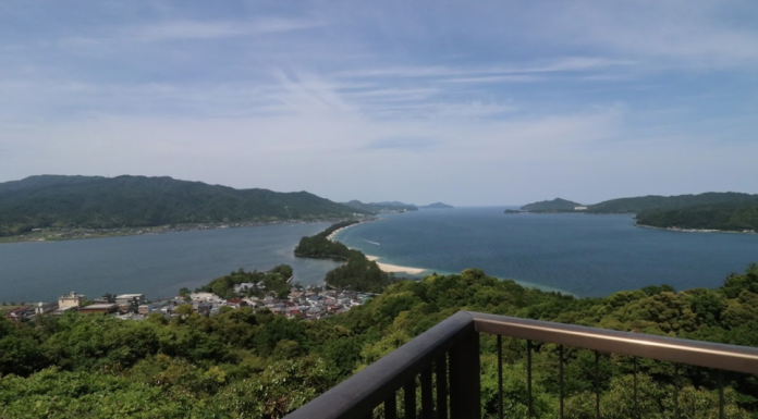 Amanohashidate & Starbucks Tatami di Kyoto